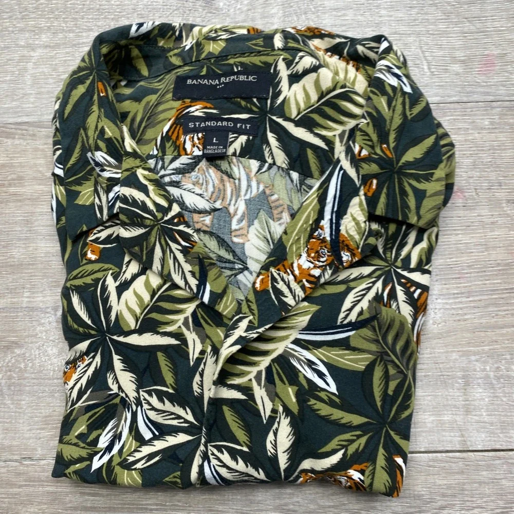 Banana Republic Shirt Men L Green Tiger Tropical Palm Camp Viscose Rayon Jungle